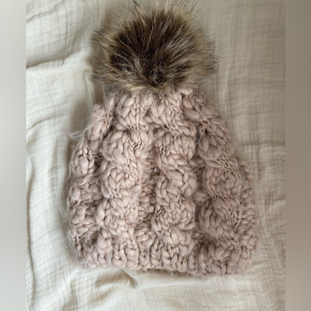 Chunky Knit Blush Pink Fuzzy Winter Hat with Poof One size Women’s